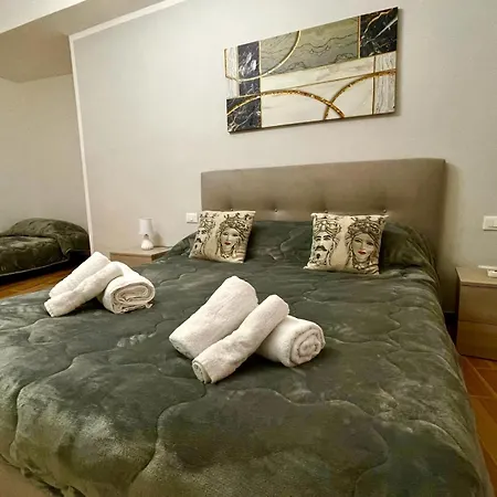 Centro Monteleone Apartment Palermo